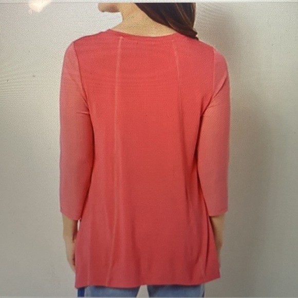 LOGO Rayon 230 Top with Mesh Sleeves - Picture 9 of 11